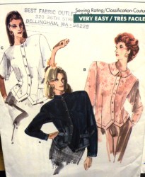 7017 VOGUE SO EZ BUTTON TIED SHAPED BLOUSE PATTERN 6-10,12-16